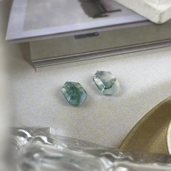 Moss Agate Shield 10 x 5 x 3mm