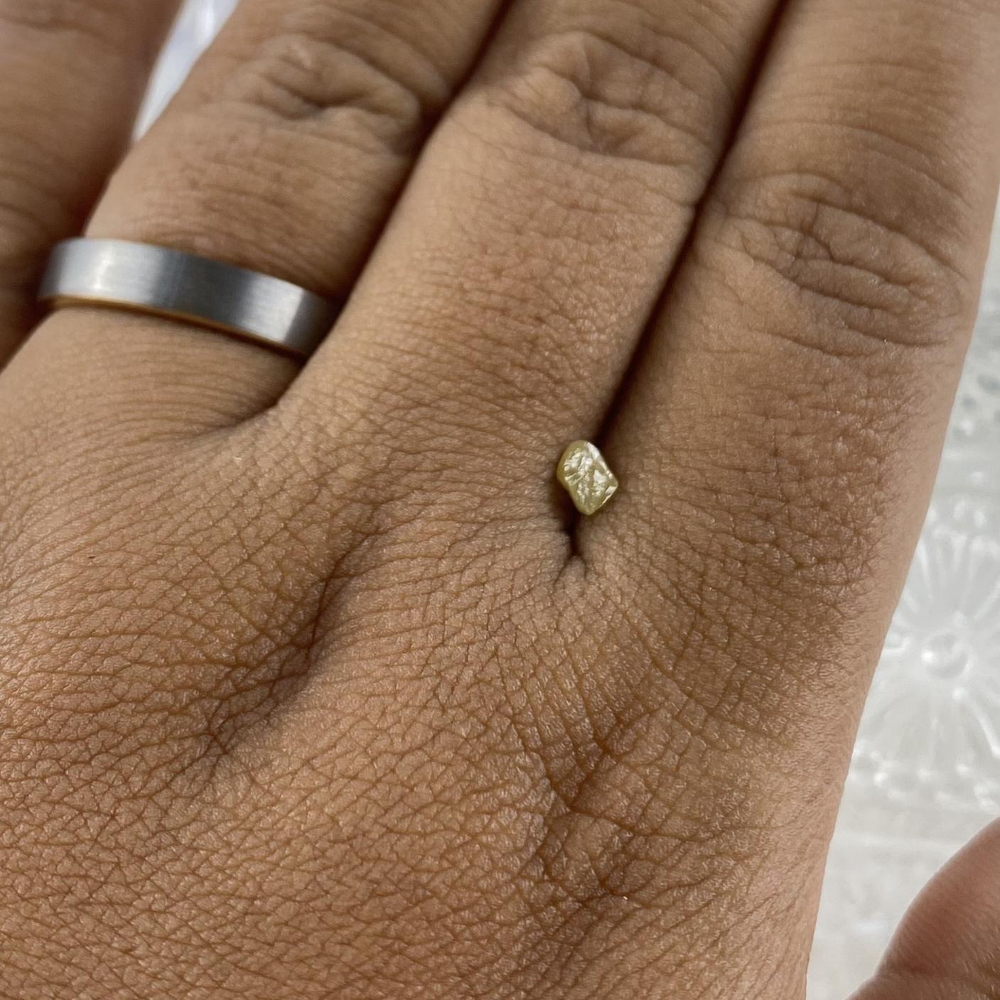 Yellow Diamond Rough 3mm natural