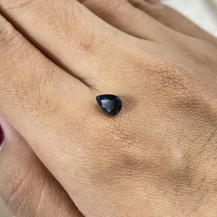 Black Sapphire Tear Drop 0,92 ct 6,9 x 4,9 x 3mm