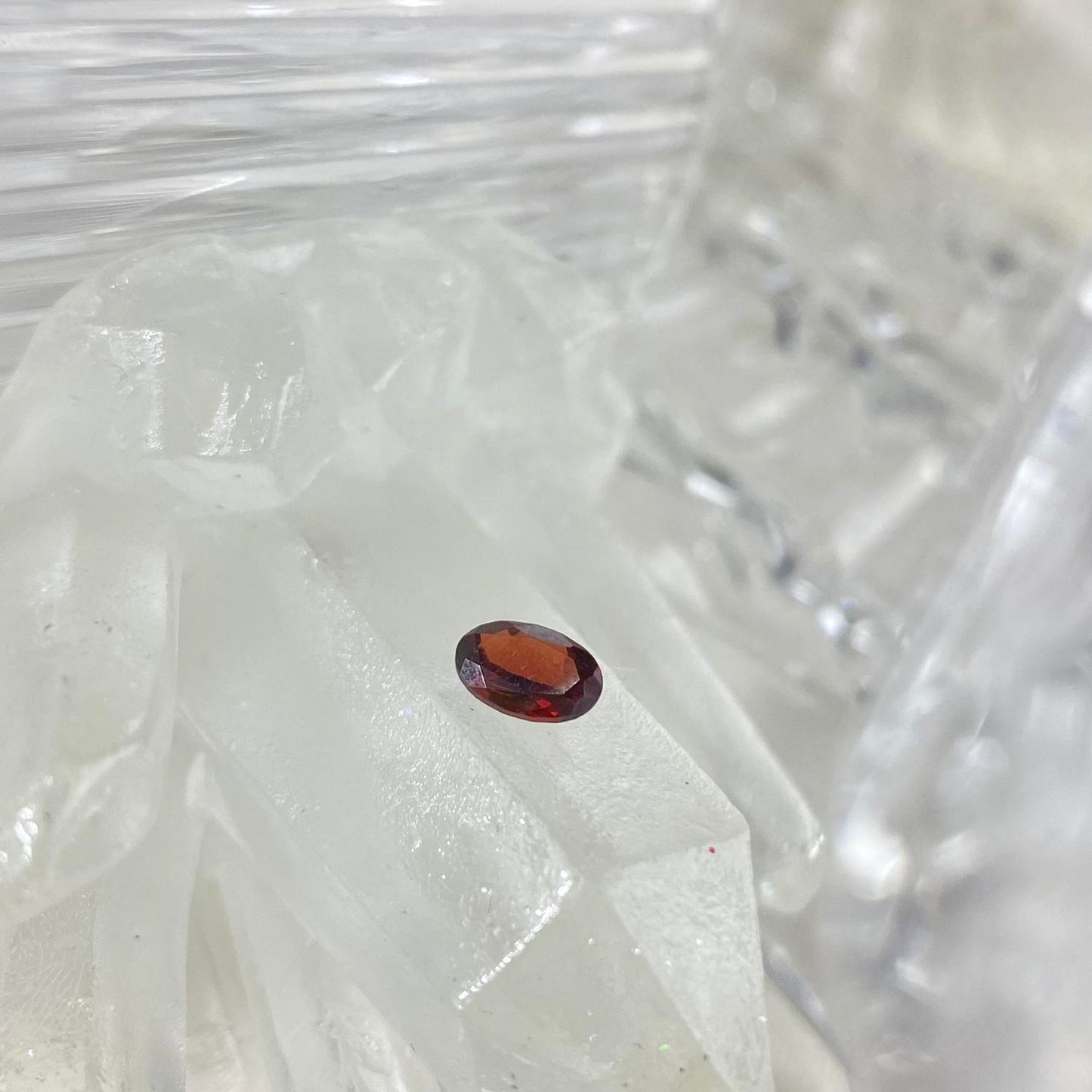 Red Garnet Oval 6x4 mm natural