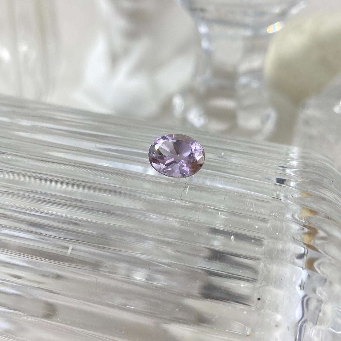 Pale Amethyst Oval 7x6mm natural