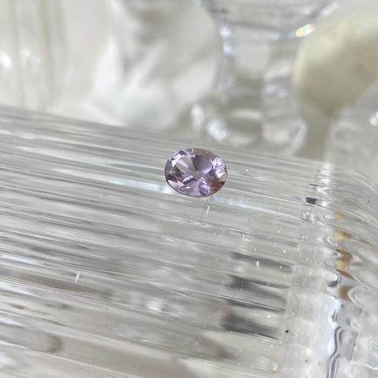 Pale Amethyst Oval 7x6mm natural
