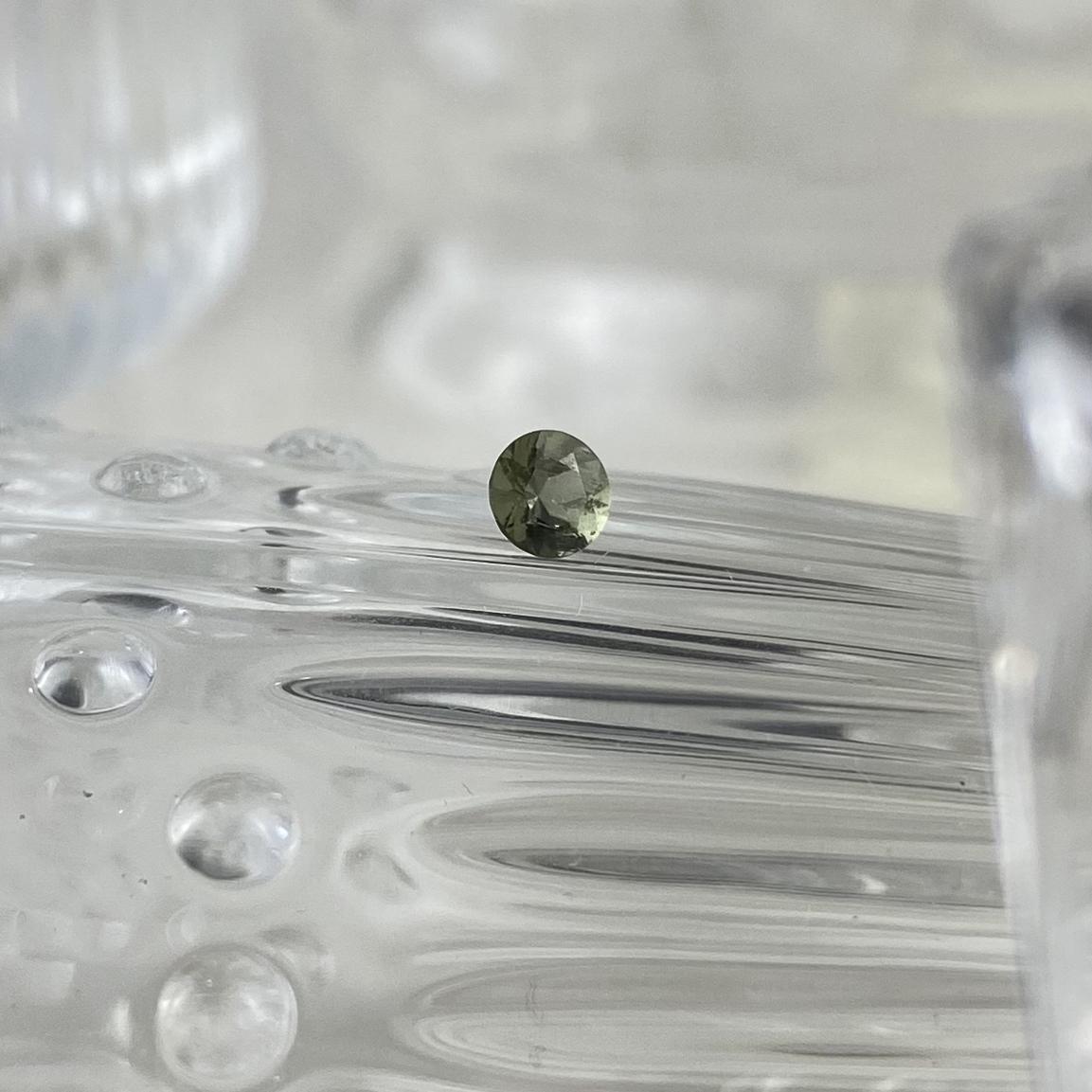 Moldavite Round 3mm natural