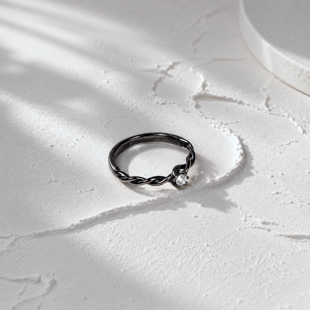 Silang Ring Black Glossy