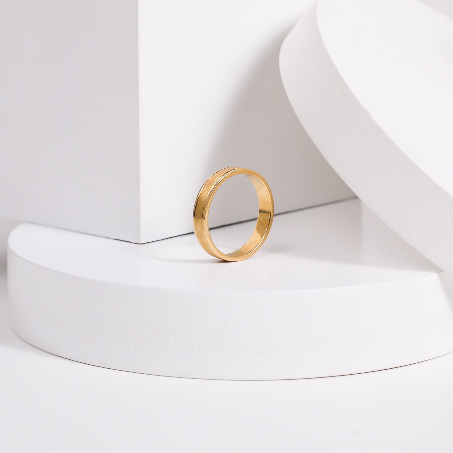 Step Edge Ring Gold