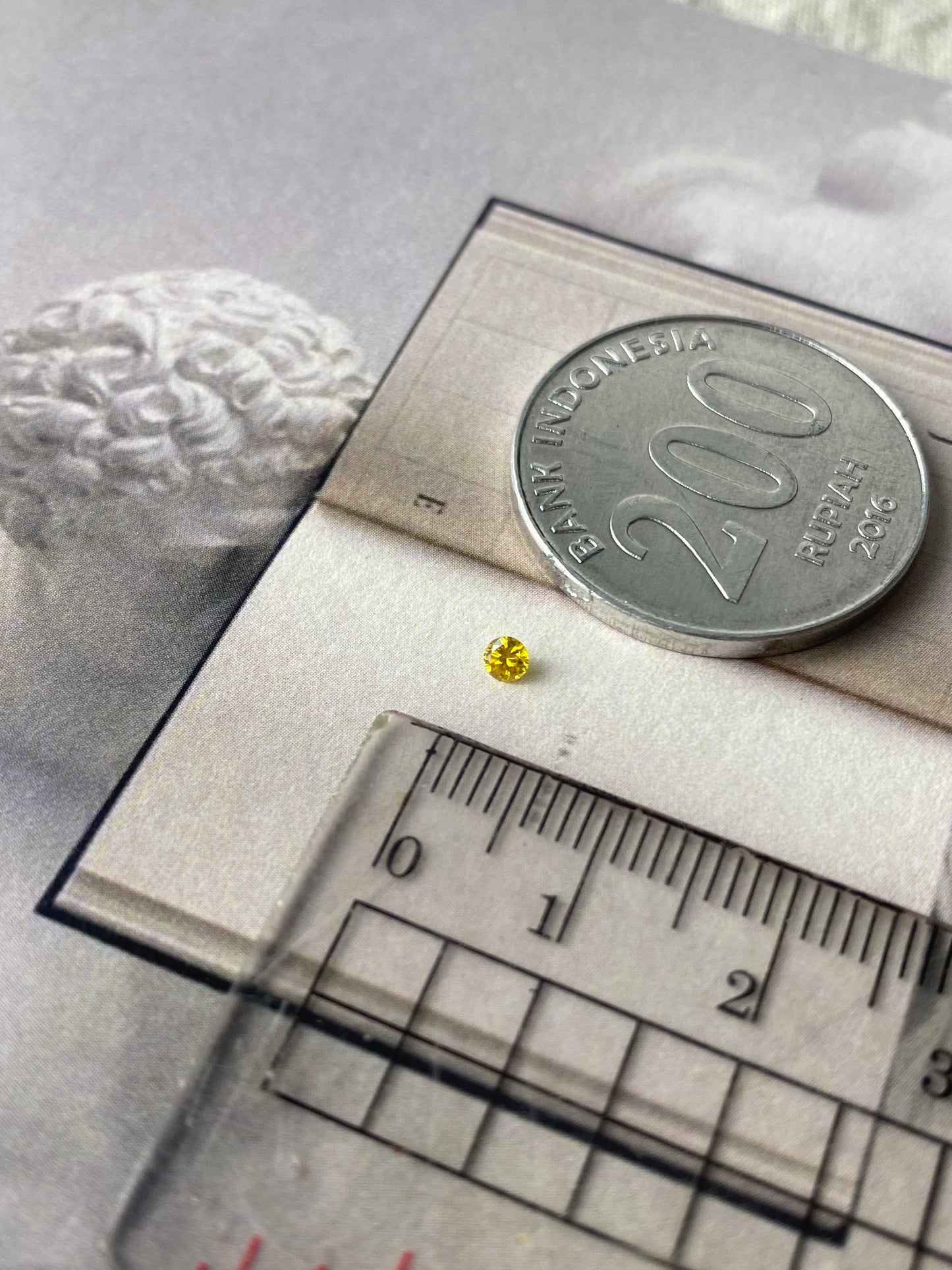 Yellow Diamond Round 2,5mm