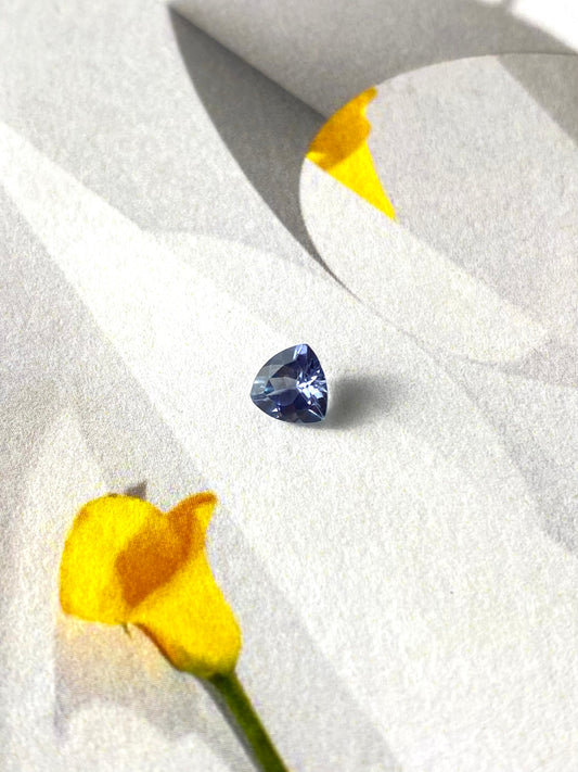Tanzanite Zoisite Trillion 6x6x3mm 0,6ct