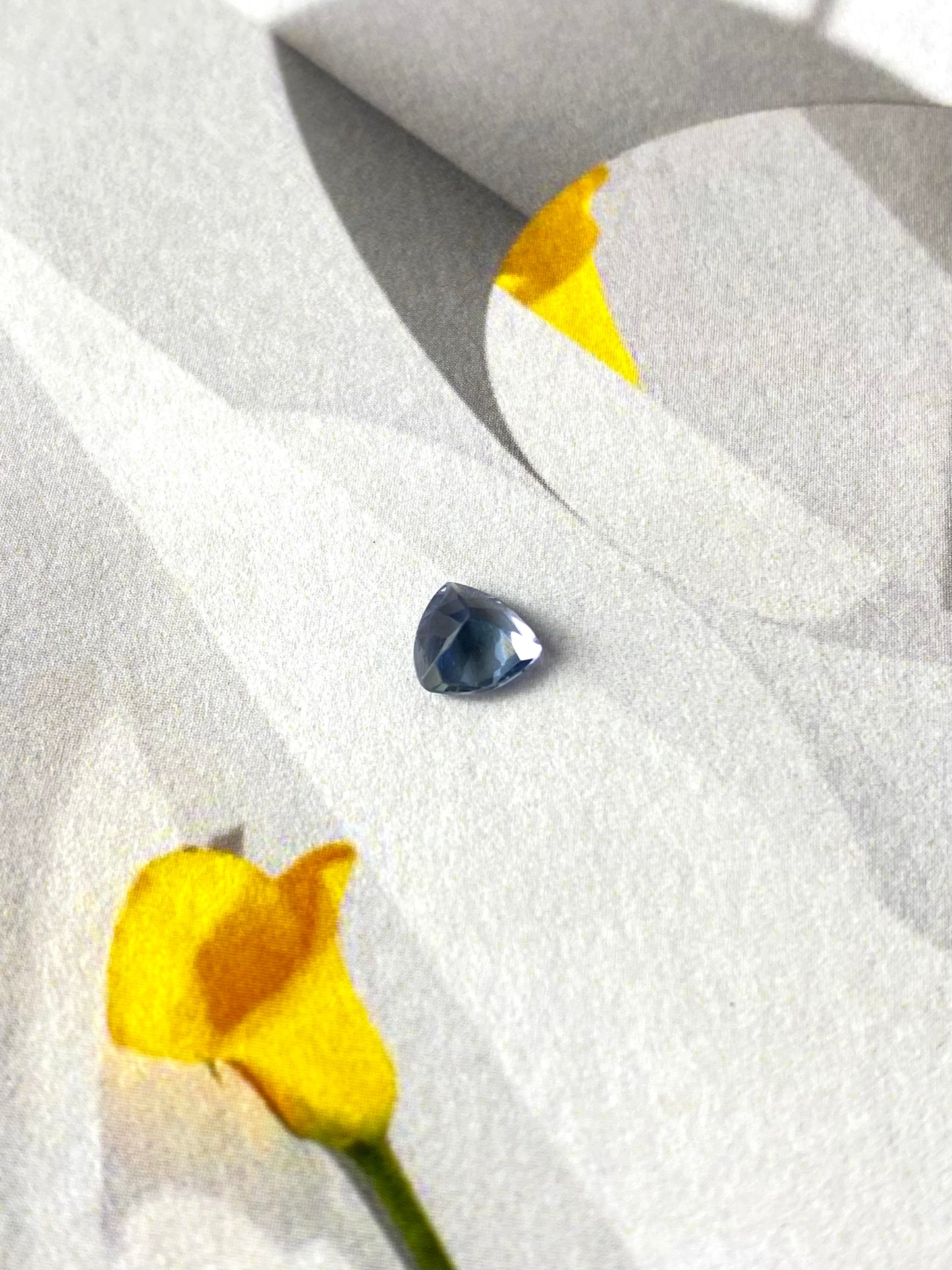 Tanzanite Zoisite Trillion 6x6x3mm 0,6ct