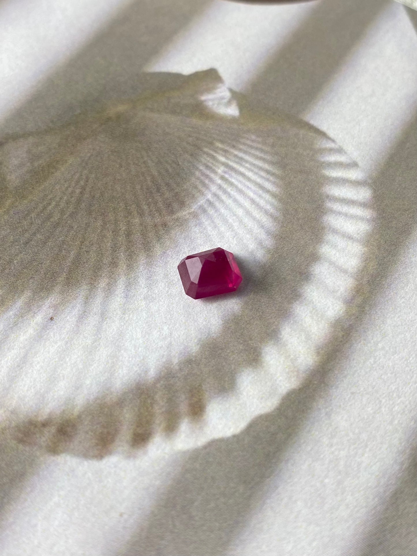 Ruby Emerald Cut 1,95ct 7x6x4mm