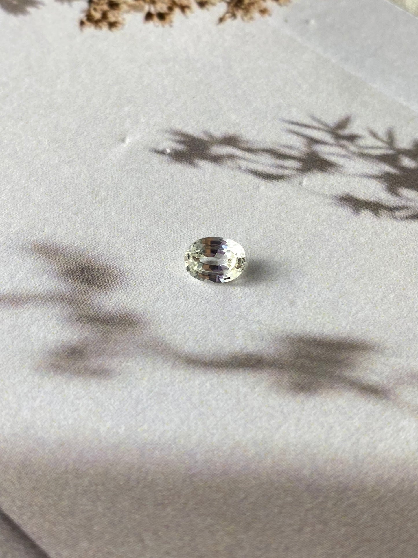 Oval White Shappire 7 x 5mm