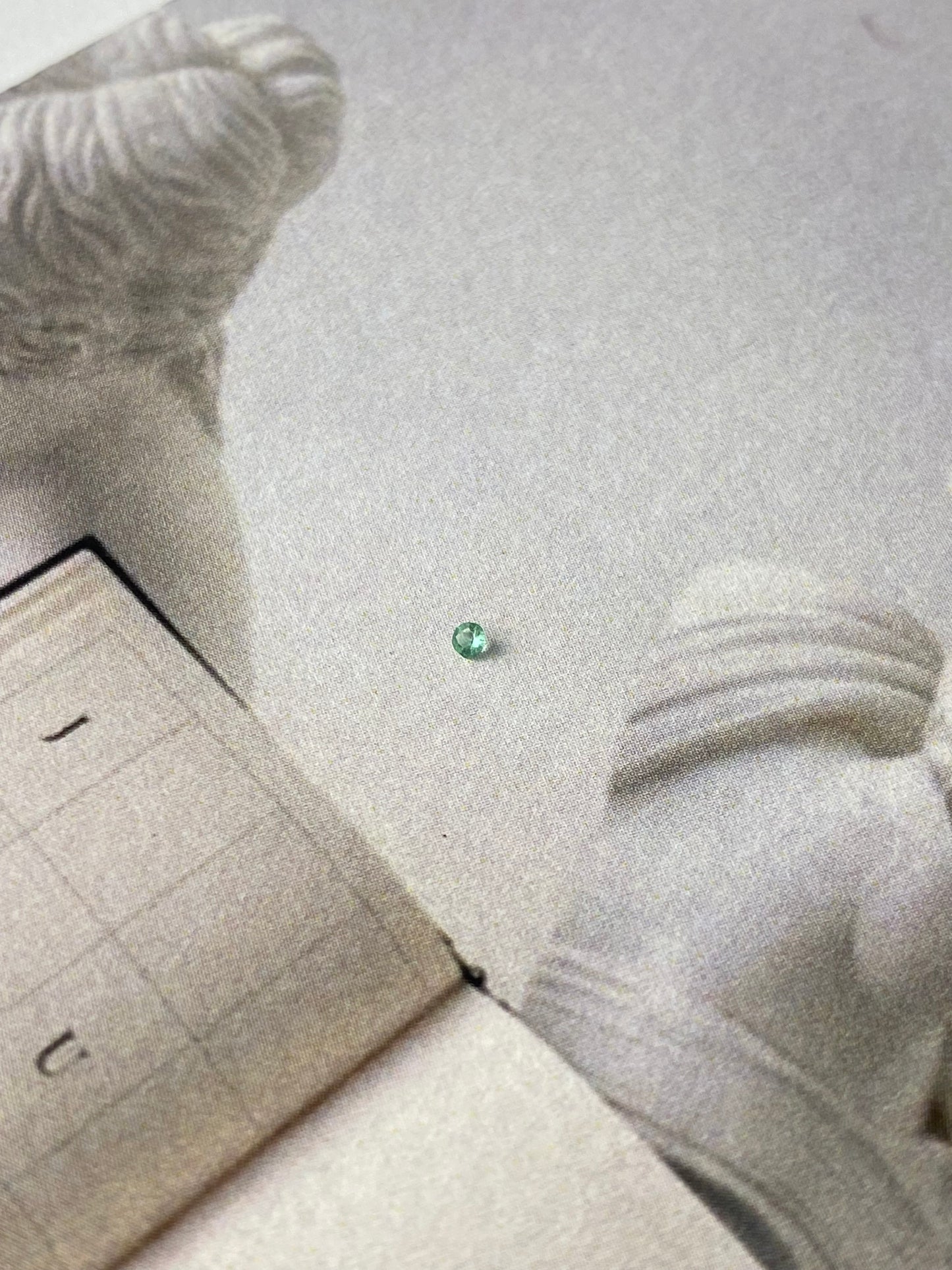 Emerald Round  1,5mm