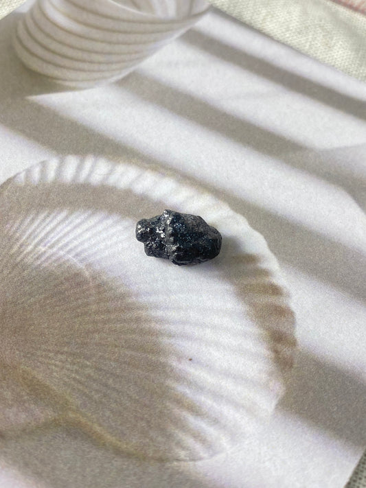 Raw Black Diamond 7,25ct  14x9x19mm