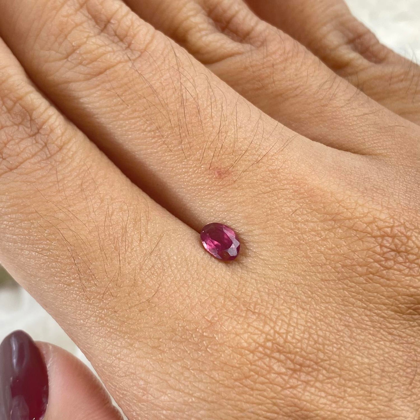 Red Garnet Oval 6x3,5mm natural