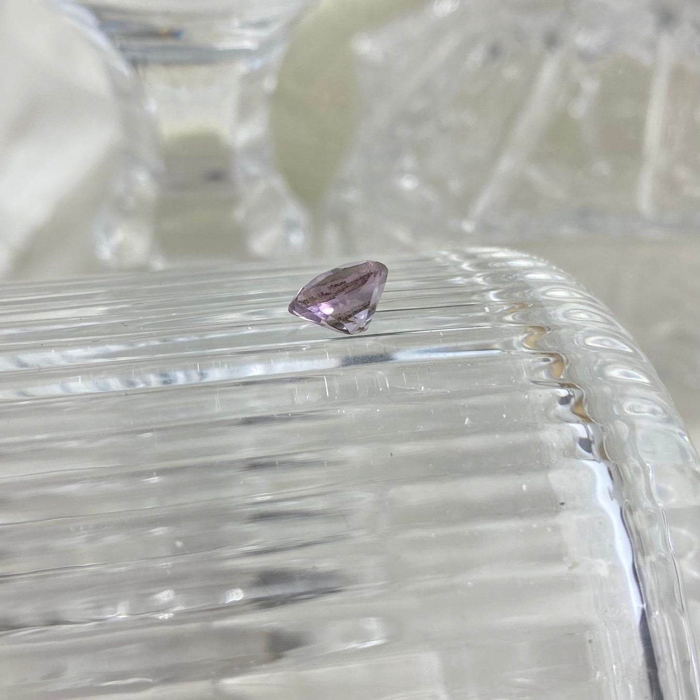 Pale Amethyst Oval 7x6mm natural