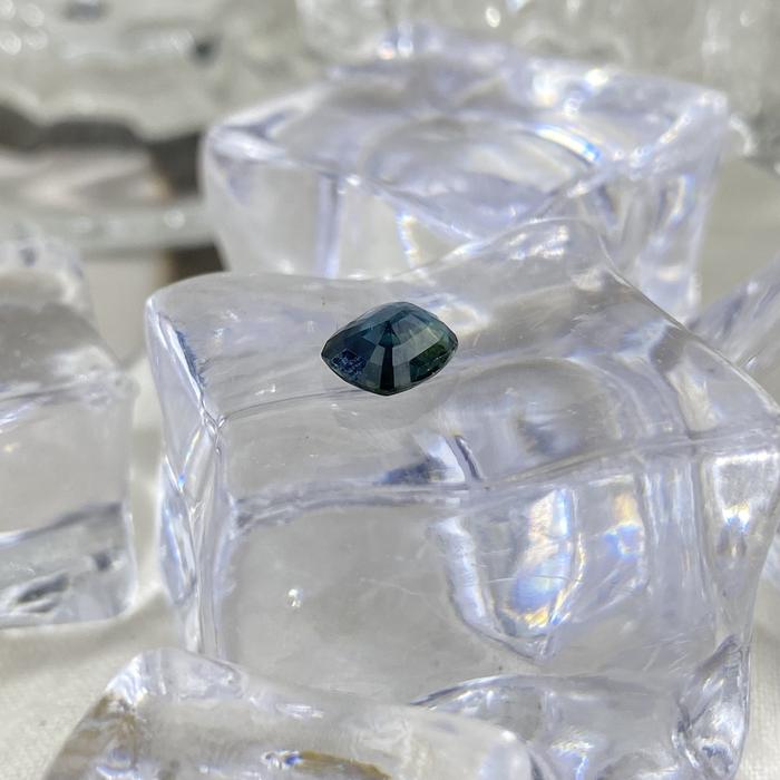 Teal Sapphire Cushion 7x5,8mm