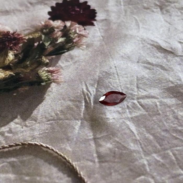 Red Garnet Marquise 8x4 mm
