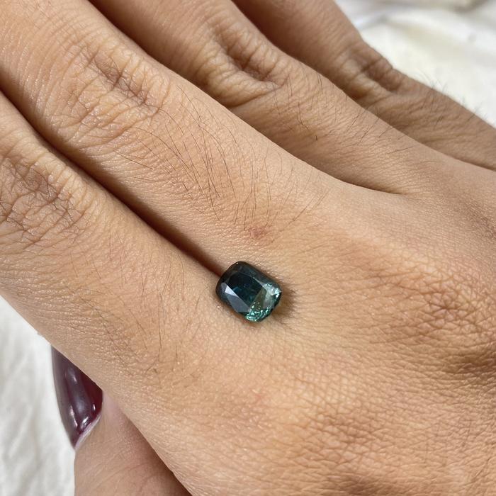 Green Tourmaline Cushion 7,8x 5,6x4mm