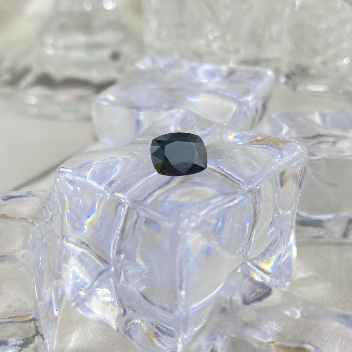 Black Sapphire Cushion 1,69ct 7,7x6,2mm