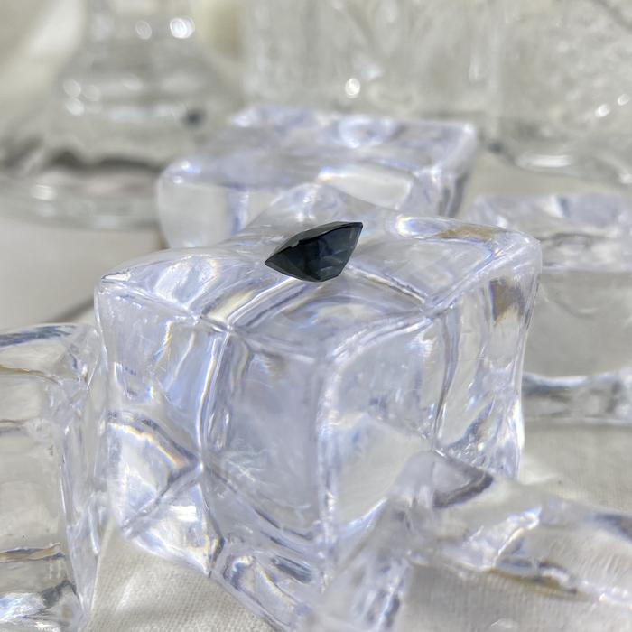 Black Sapphire Cushion 1,69ct 7,7x6,2mm