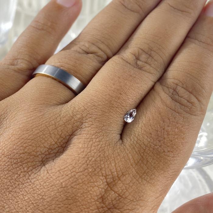White Topaz Pear 3x5mm natural