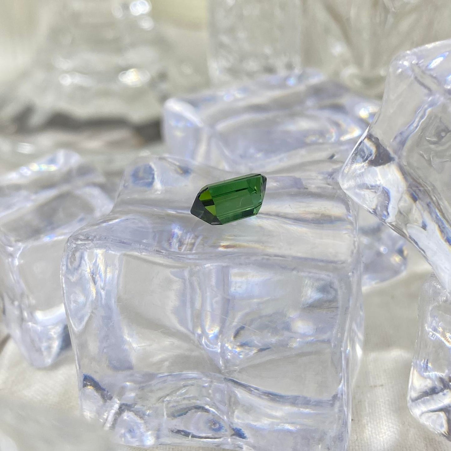 Green Tourmaline Octagon Cut 7,5x5x4mm