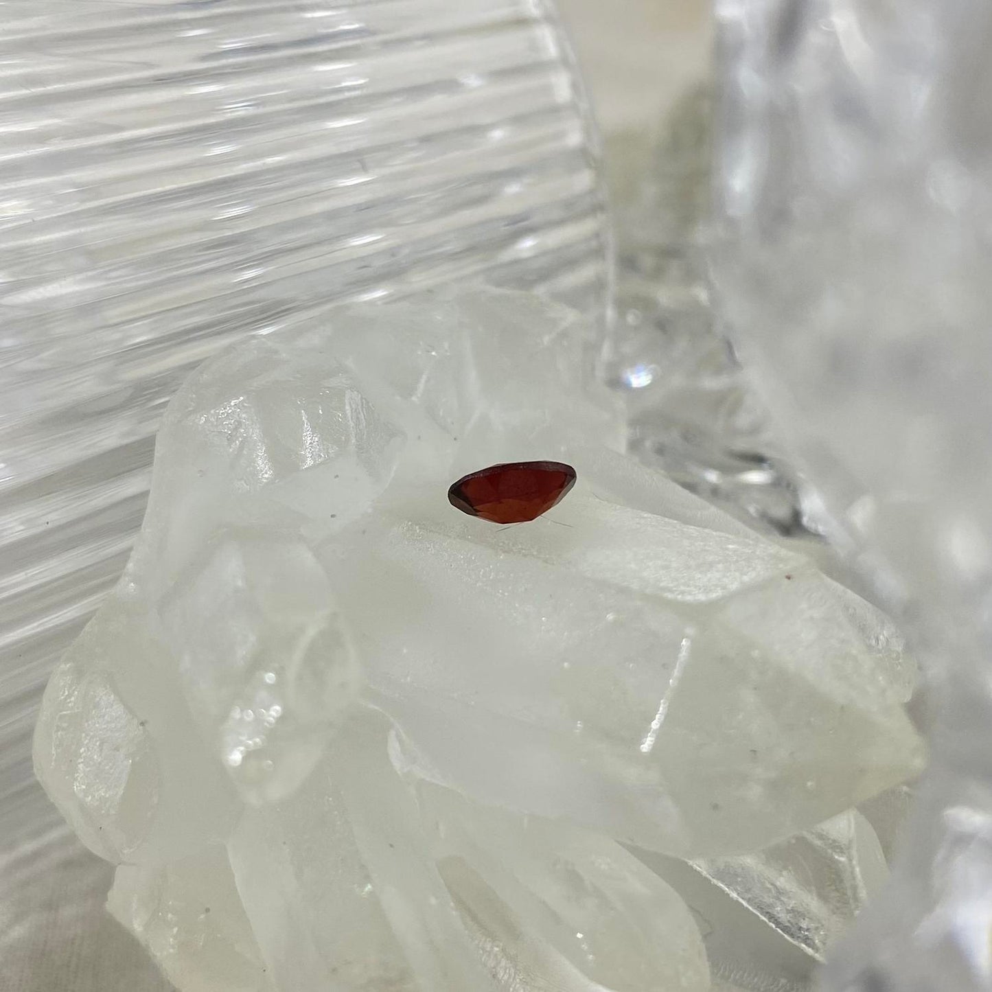 Red Garnet Oval 7x5 mm natural