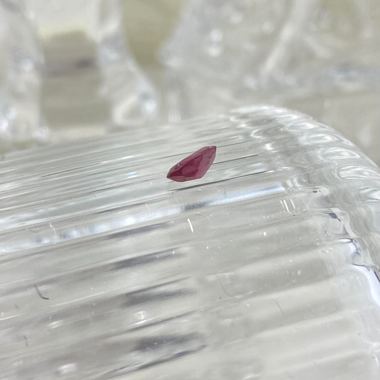 Red Garnet Oval 6x3,5mm natural