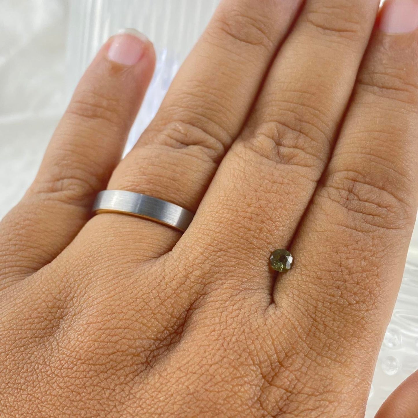 Moldavite Round 3mm natural