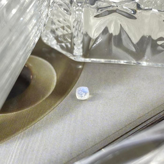 Moonstone Cushion 4x4mm natural