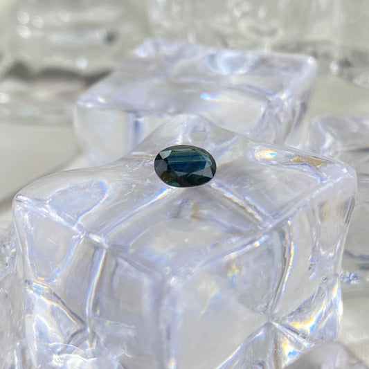 Dark Sapphire Oval 6x5x3mm