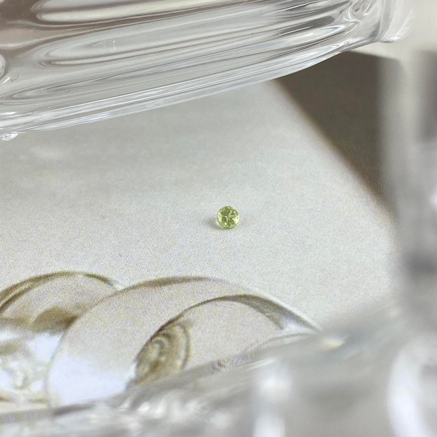 Peridot Round 2mm natural