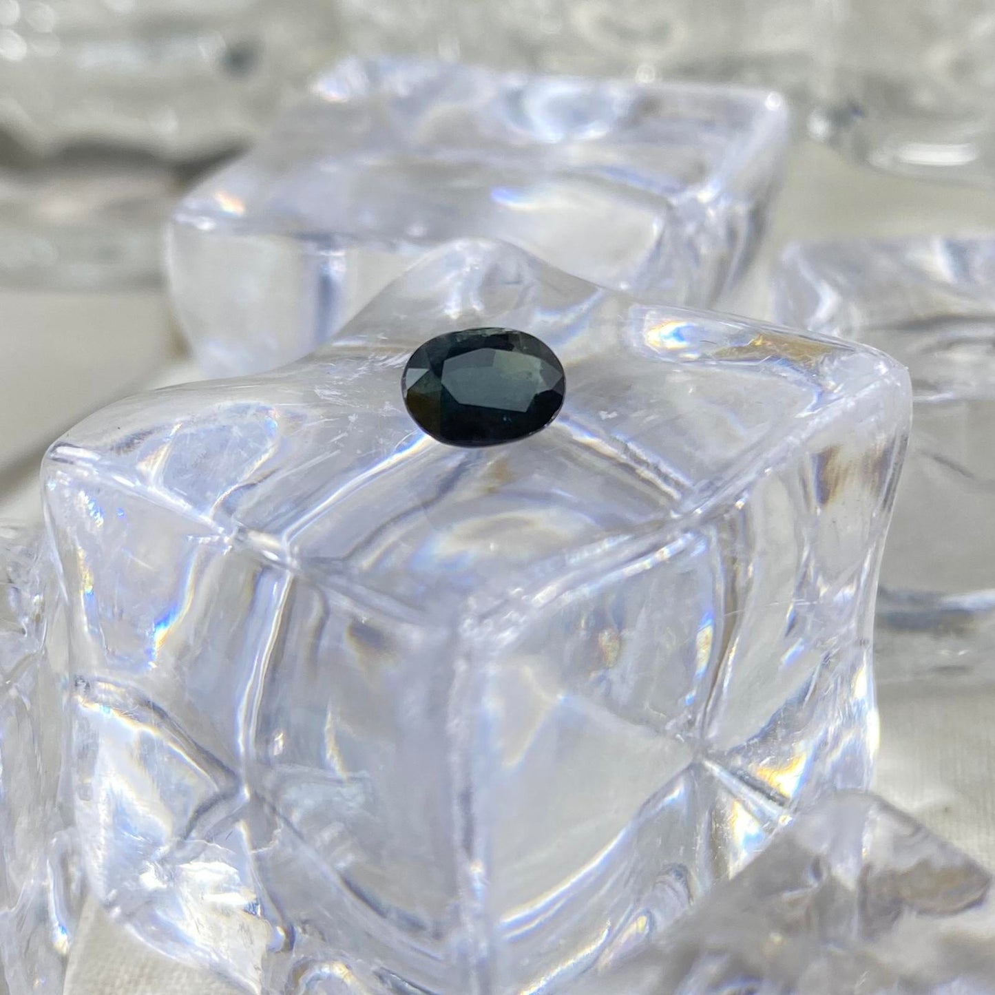 Dark Sapphire Oval 1,02 ct 6,7 x 5mm