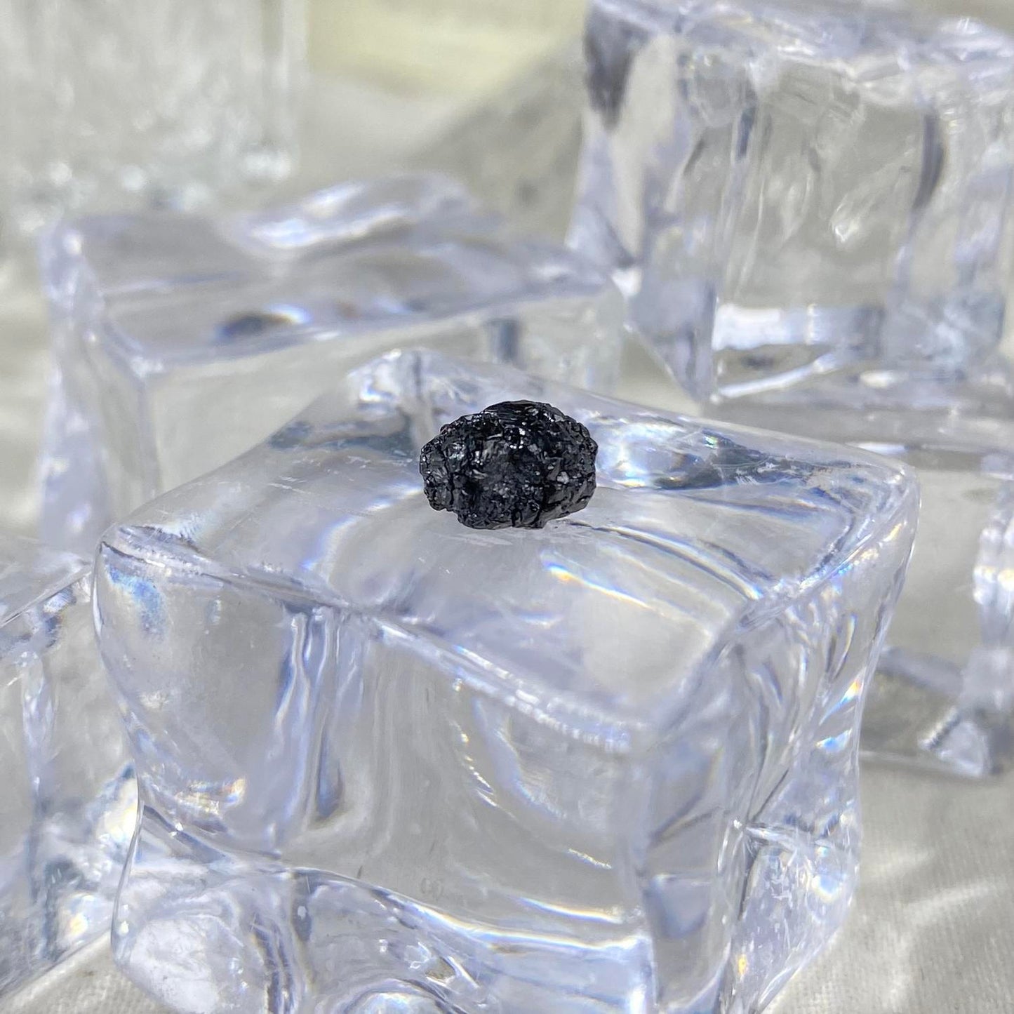 Black Diamond Rough 1,9ct 7,8 x 5,8mm