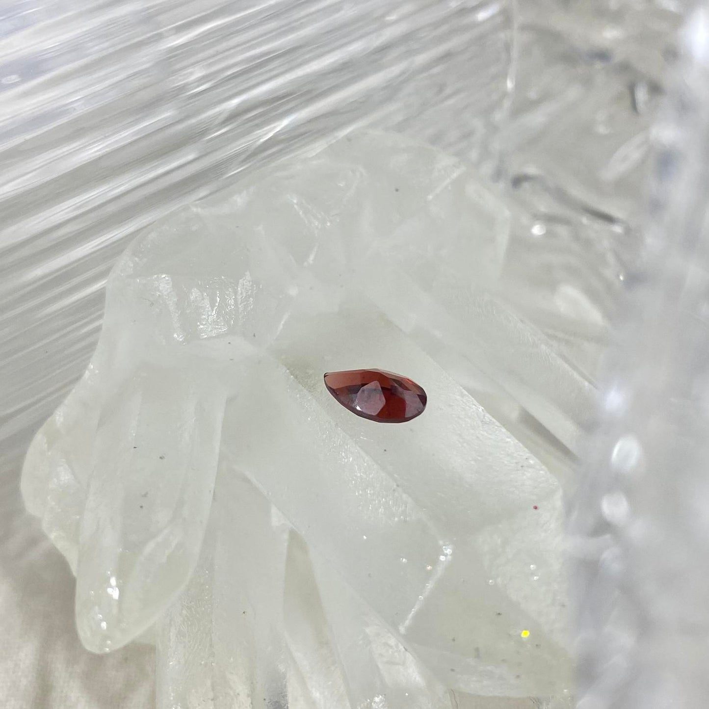 Red Garnet Pear 8x6mm natural